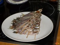 02_Ausgenommen_und_auf_Spieße_gezogen.jpg 02_Ausgenommen_und_auf_Spieße_gezogen.jpg