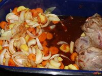 06_Mit_Rotwein_ablöschen.jpg 06_Mit_Rotwein_ablöschen.jpg