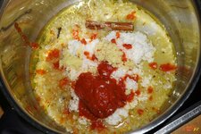 09_Tomate_Kokosflocken_Konblauch_und_Ingwer_dazu.jpg 09_Tomate_Kokosflocken_Konblauch_und_Ingwer_dazu.jpg