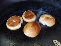 14_Buns_anrösten.jpg 14_Buns_anrösten.jpg