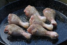 1-drumsticks-in-pfanne-jpg.1499634.jpg