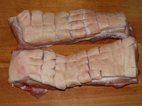 04_Schwarte_eingeschnitten.jpg 04_Schwarte_eingeschnitten.jpg