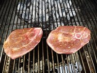 06_Lamm_auf_dem_Grill.jpg 06_Lamm_auf_dem_Grill.jpg