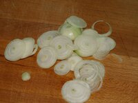 02_Zwiebeln_in_Scheiben.jpg 02_Zwiebeln_in_Scheiben.jpg