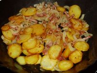 08_Zwiebel_und_Bacon_dazu.jpg