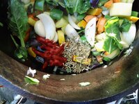 09_Fenchel_und_Tomatenmark_anschwitzen.jpg 09_Fenchel_und_Tomatenmark_anschwitzen.jpg