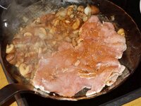 08_Alles_wird_kräftig_mit_Adobo_Andaluz_gewürzt.jpg 08_Alles_wird_kräftig_mit_Adobo_Andaluz_gewürzt.jpg
