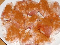 03_Hühnerflügel_mit_lucky_Chicken_gepudert.jpg 03_Hühnerflügel_mit_lucky_Chicken_gepudert.jpg