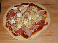 11_Dazu_Thunfisch_Kochschinken_Salami_Mozzarella.jpg 11_Dazu_Thunfisch_Kochschinken_Salami_Mozzarella.jpg
