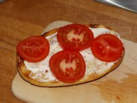 12_Brötchen_Mayonnaise_Tomate.jpg 12_Brötchen_Mayonnaise_Tomate.jpg