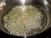 06_Zwiebeln_in_Olivenöl_und_Butter_andünsten.jpg 06_Zwiebeln_in_Olivenöl_und_Butter_andünsten.jpg