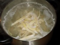 12_Nudeln_kochen.jpg 12_Nudeln_kochen.jpg