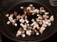 04_Speck_auslassen.jpg 04_Speck_auslassen.jpg
