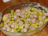 05_Kugeln_aus_Bratwurstbrät_dazu.jpg 05_Kugeln_aus_Bratwurstbrät_dazu.jpg
