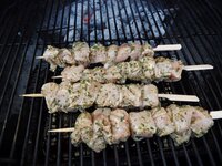 07_Spieße_auf_dem_Grill.jpg 07_Spieße_auf_dem_Grill.jpg