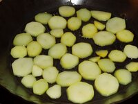 11_Kartoffeln_braten.jpg 11_Kartoffeln_braten.jpg