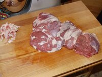 02_Lammkeule_aufgeschnitten_und_pariert.jpg 02_Lammkeule_aufgeschnitten_und_pariert.jpg
