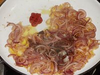 13_etwas_Tomatenmark_und_Balsamico_dazu.jpg 13_etwas_Tomatenmark_und_Balsamico_dazu.jpg