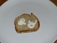 11_Brot_mit_Knoblauchsauce.jpg 11_Brot_mit_Knoblauchsauce.jpg