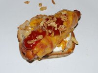 13_Chili-Sauce_und_Röstzwiebeln_on_Top.jpg 13_Chili-Sauce_und_Röstzwiebeln_on_Top.jpg