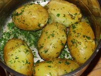 08_Kartoffeln_mit_Kräutern.jpg 08_Kartoffeln_mit_Kräutern.jpg