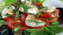 Tomaten Mozzarella Salat .jpg