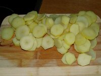 01_gekochte_und_geschnittene_Kartoffeln.jpg