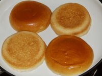 08_Buns_in_der_Pfanne.jpg 08_Buns_in_der_Pfanne.jpg