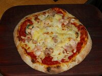 06_erste_Pizza_fertig.jpg 06_erste_Pizza_fertig.jpg