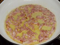 03_Bacon_in_Butter_auslassen.jpg 03_Bacon_in_Butter_auslassen.jpg