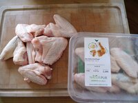 01_Hähnchenflügel.jpg 01_Hähnchenflügel.jpg
