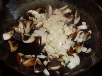 02_Zwiebel_dazu.jpg 02_Zwiebel_dazu.jpg
