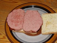 13_Leberkäse_drauf.jpg 13_Leberkäse_drauf.jpg
