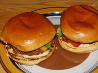 17_Burger_fertig.jpg 17_Burger_fertig.jpg
