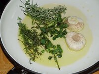 05_Mit_Kräutern_aromatisieren.jpg 05_Mit_Kräutern_aromatisieren.jpg