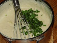 05_Bechamel_mit_Basilikum.jpg 05_Bechamel_mit_Basilikum.jpg