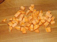 01_Süsskartoffel_gewürfelt.jpg 01_Süsskartoffel_gewürfelt.jpg