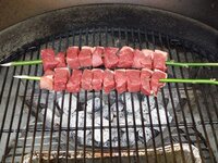 18_Spieße_direkt_angegrillt.jpg 18_Spieße_direkt_angegrillt.jpg