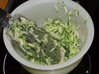 01_Zucchini_geraspelt.jpg 01_Zucchini_geraspelt.jpg