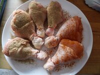 02_Mit_Cajun_und_Lucky_Chicken_gewürzt.jpg 02_Mit_Cajun_und_Lucky_Chicken_gewürzt.jpg