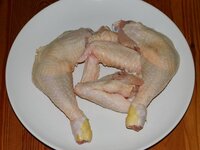 02_Keulen_und_Flügel.jpg 02_Keulen_und_Flügel.jpg