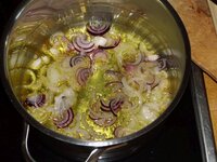 12_Zwiebel_in_Butterschmalz.jpg 12_Zwiebel_in_Butterschmalz.jpg