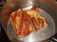 02_Speck_wird_gekocht.jpg 02_Speck_wird_gekocht.jpg