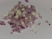 03_Zwiebel_und_Knoblauch_gewürfelt.jpg 03_Zwiebel_und_Knoblauch_gewürfelt.jpg